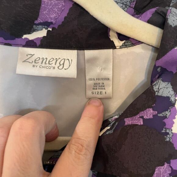 Chico’s Zenergy Women’s Medium Rain Jacket Purple Black Zip Up Lightweight - Picture 3 of 15